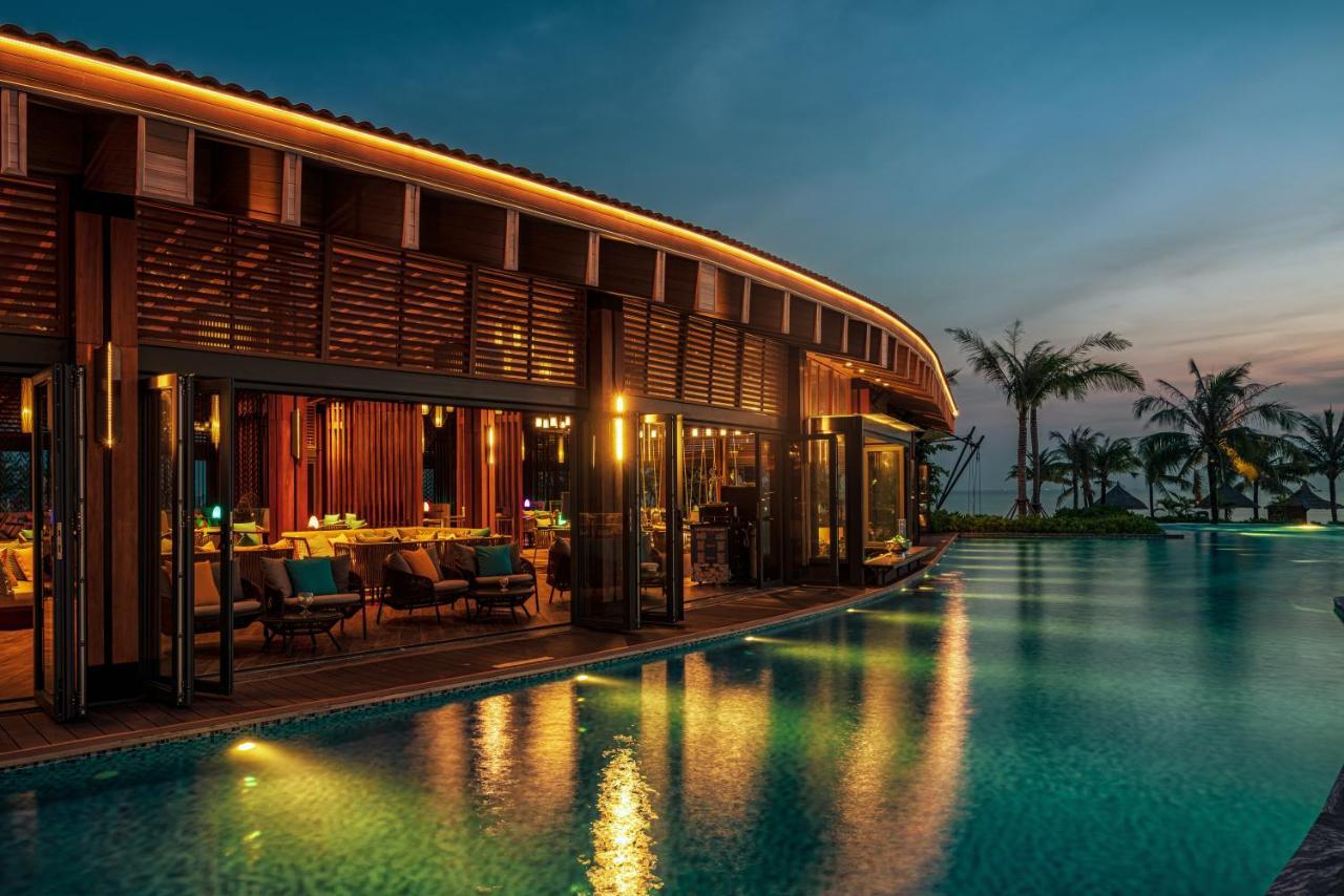 Moevenpick Villas & Residences Дуонг-Донг Экстерьер фото The Beach Club