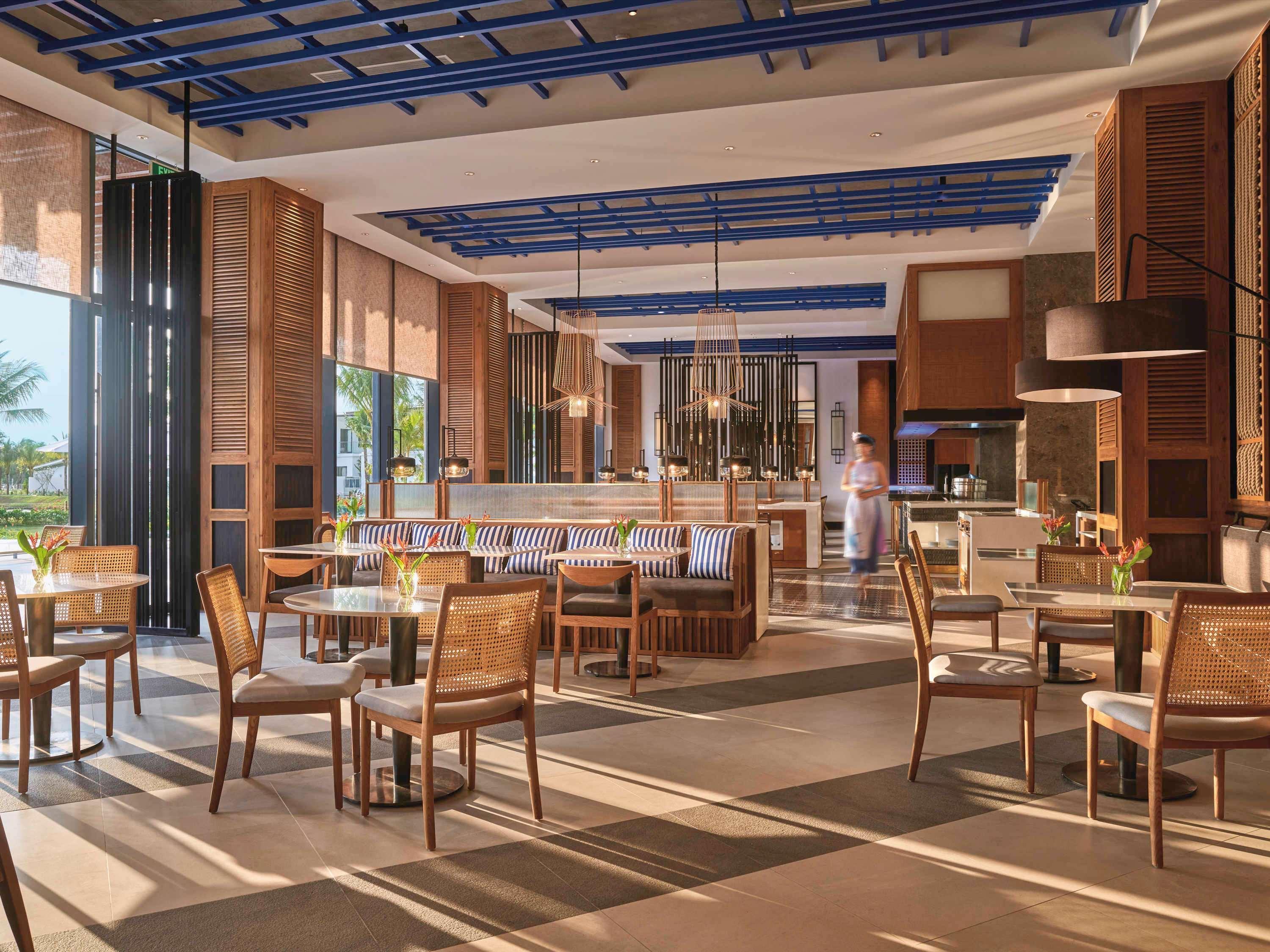 Moevenpick Villas & Residences Дуонг-Донг Экстерьер фото The Beach Club