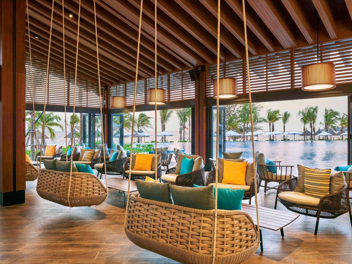 Moevenpick Villas & Residences Дуонг-Донг Экстерьер фото The Beach Club
