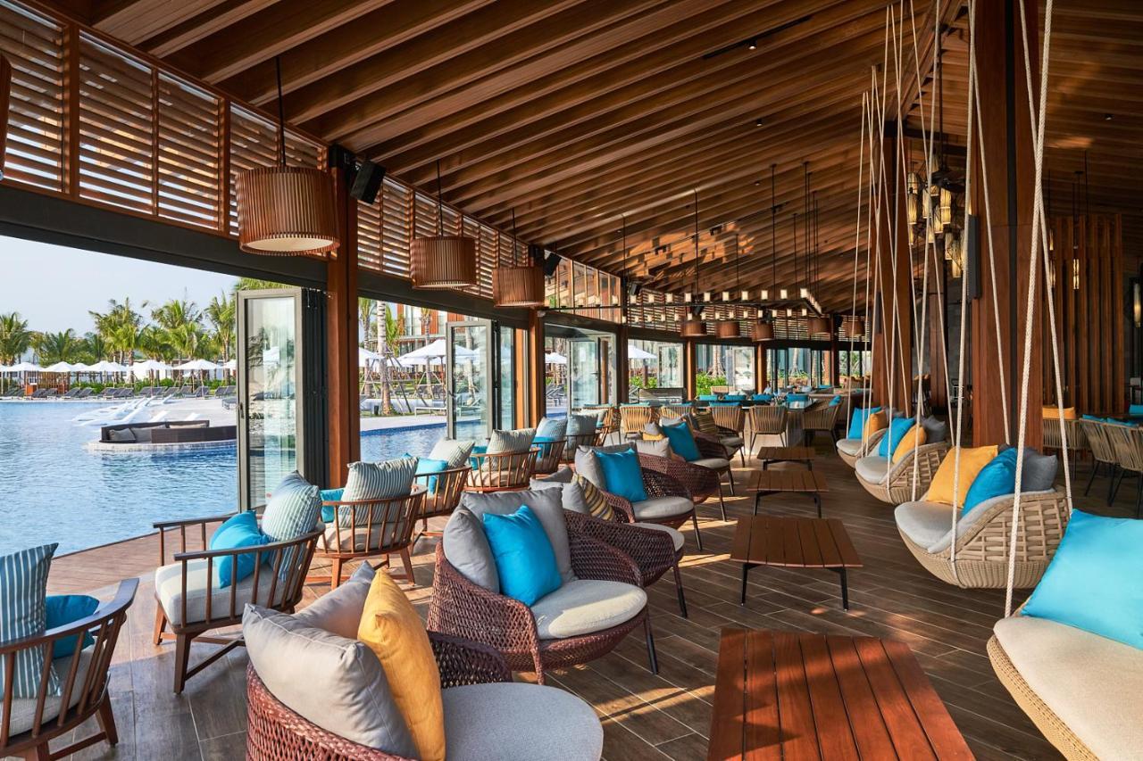 Moevenpick Villas & Residences Дуонг-Донг Экстерьер фото The Beach Club